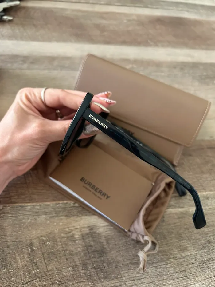 Lunette de soleil Burberry - photo numéro 2