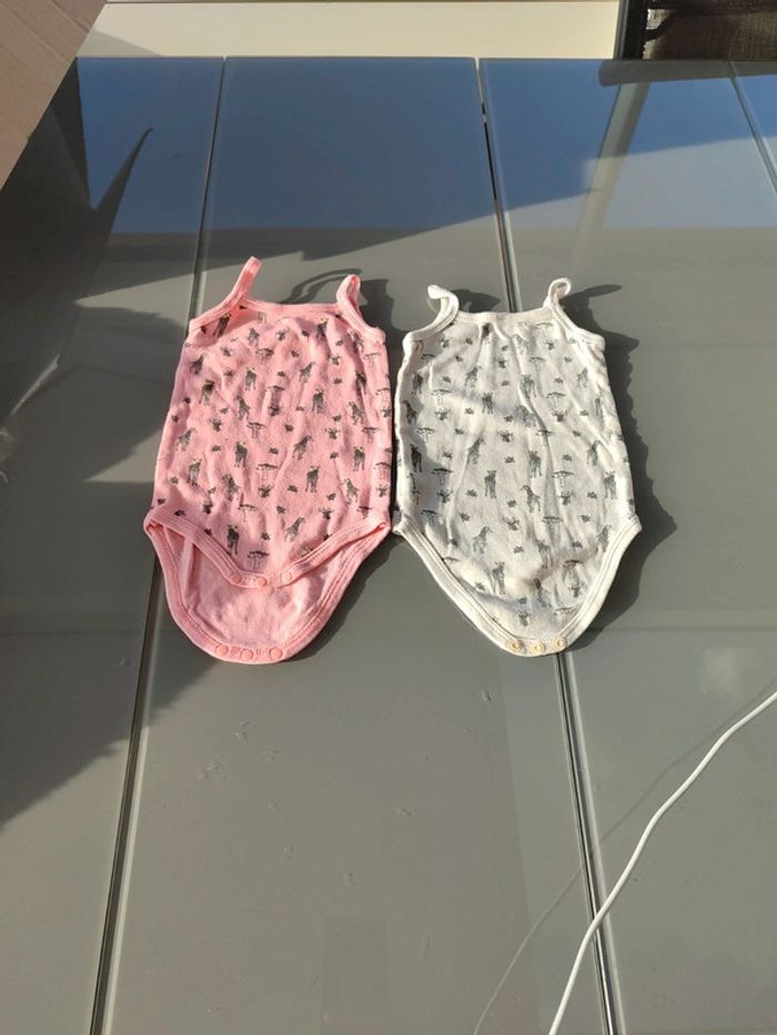 Lot body bébé fille 6 mois