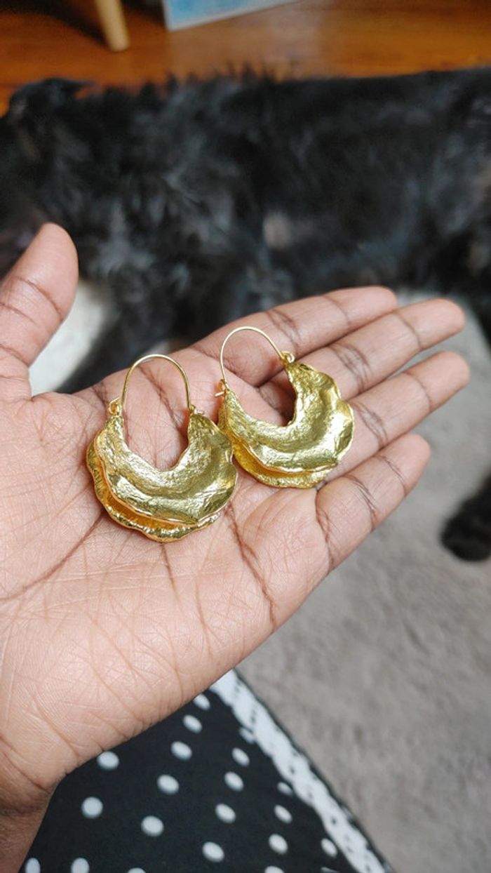 Boucle d'oreille fulani créole peulh peuls en métal doré subsaharienne Afrique