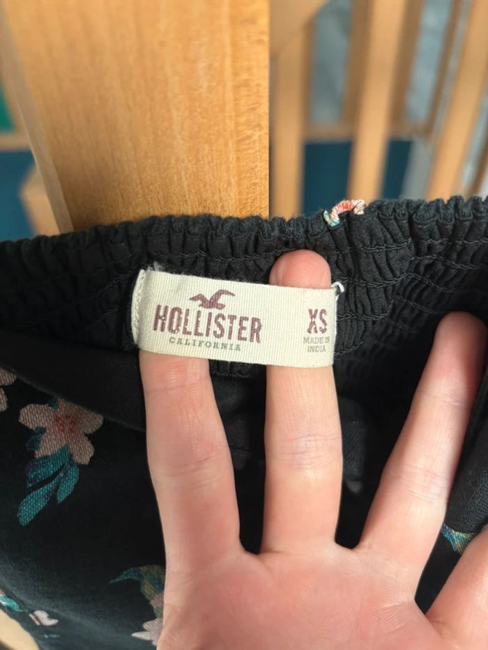 Petite robe noire à bretelles Hollister - Taille XS - Neuve - photo numéro 2