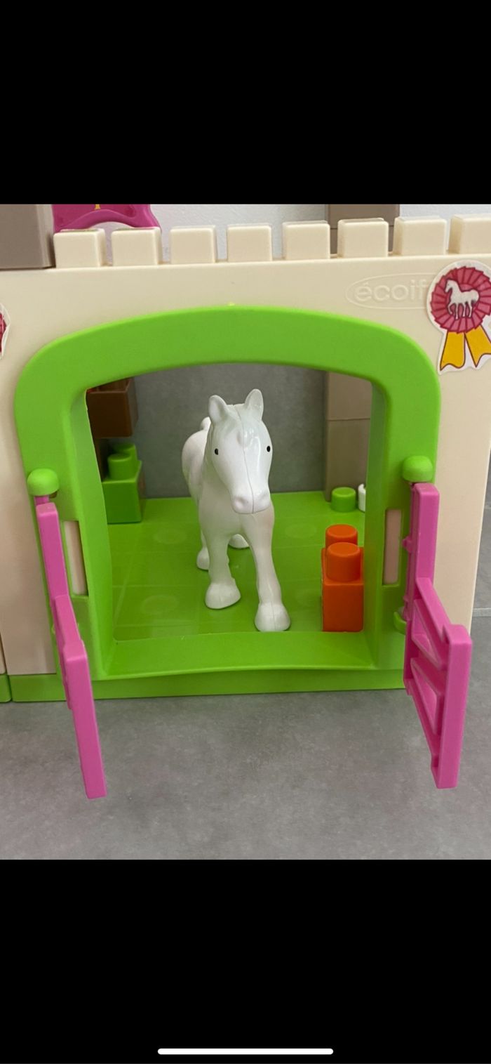 Écurie avec chevaux - photo numéro 6