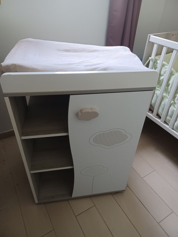 Chambre bébé lit et commode - photo numéro 6