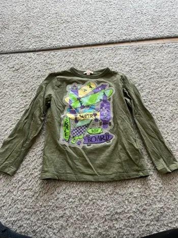 TEE shirt