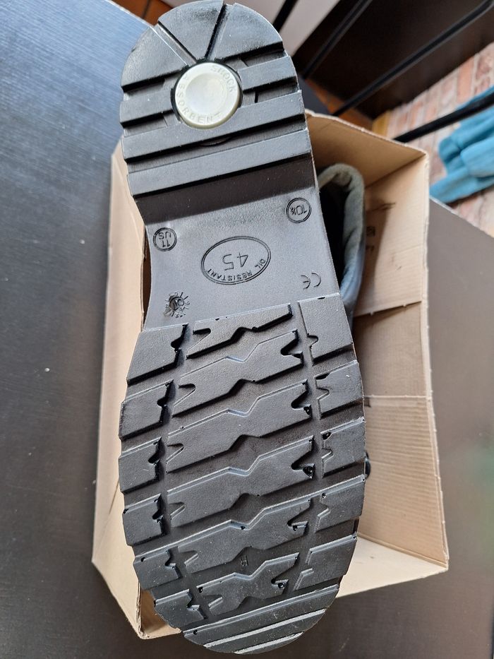 Chaussures sécurité neuves - photo numéro 4