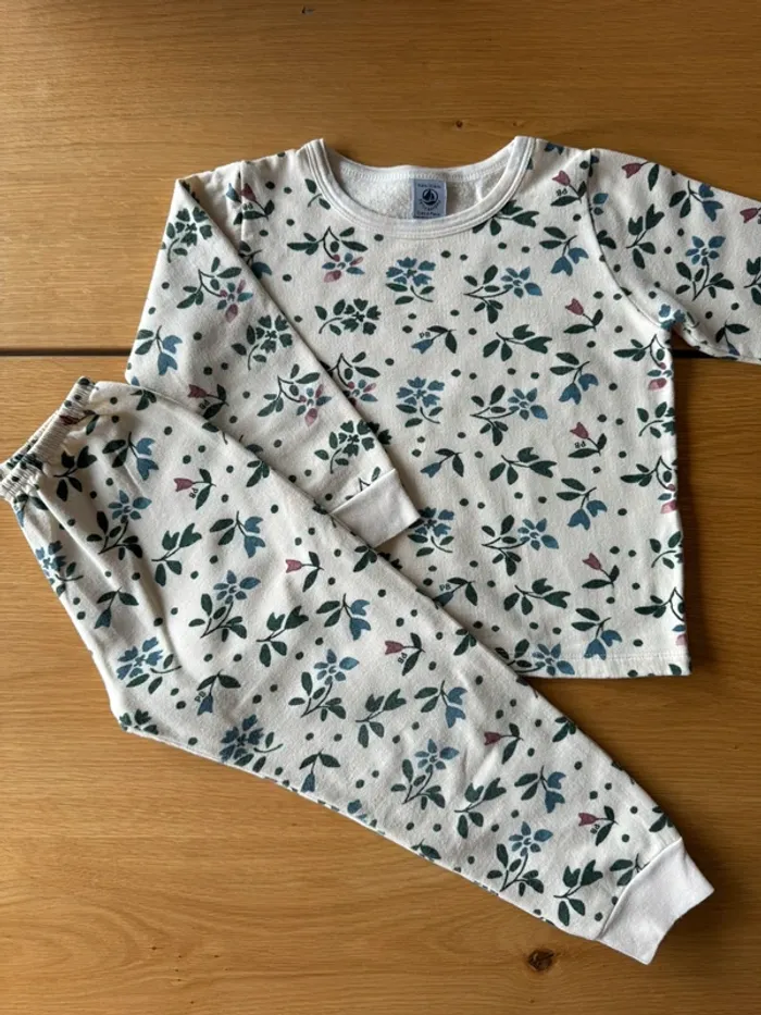 Pyjama 2 pieces en ML en molleton fond beige et fleurs vertes - Taille 4 Ans - photo numéro 2