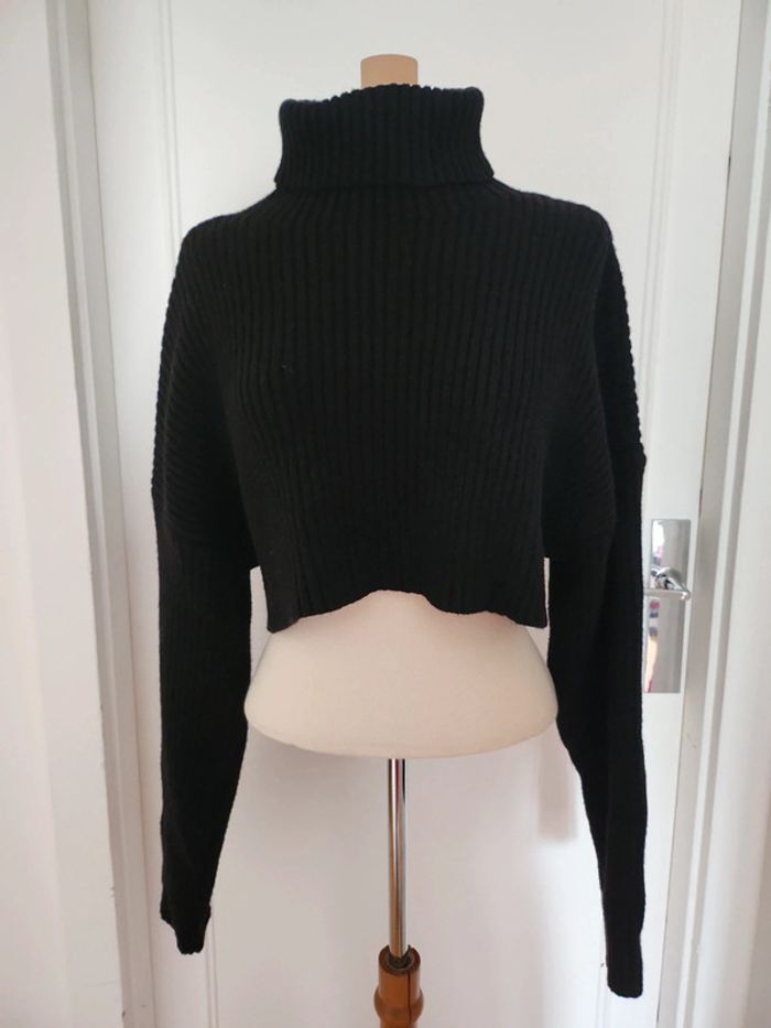 Pull col roulé court Zara
