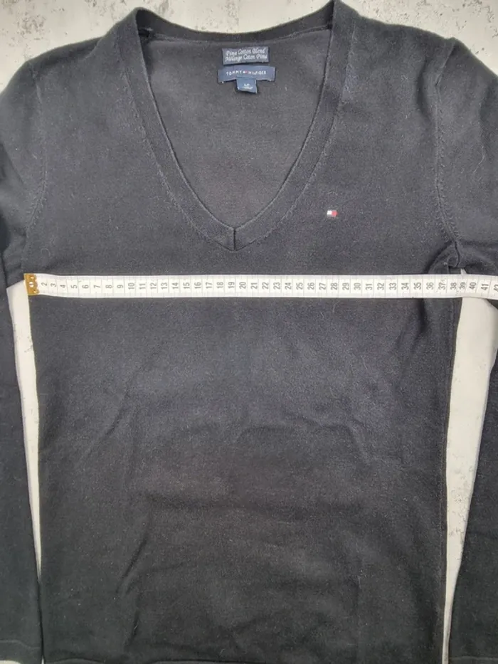 Pull fin col V Tommy Hilfiger noir – Taille S Femmes (mesures en photos) - photo numéro 9