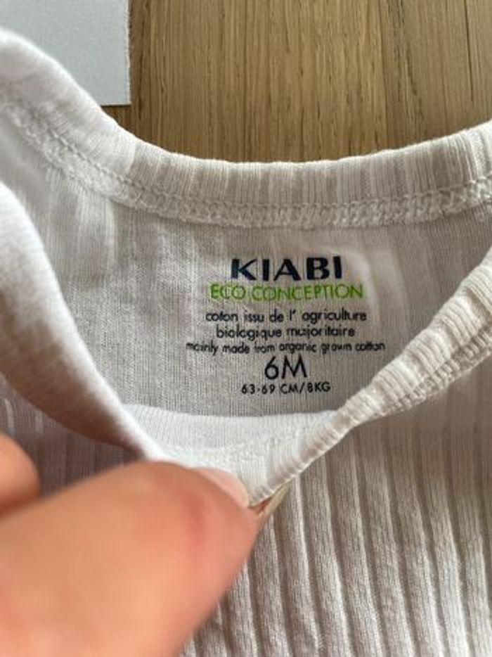 Lot 2 bodies Kiabi 6 mois - photo numéro 4