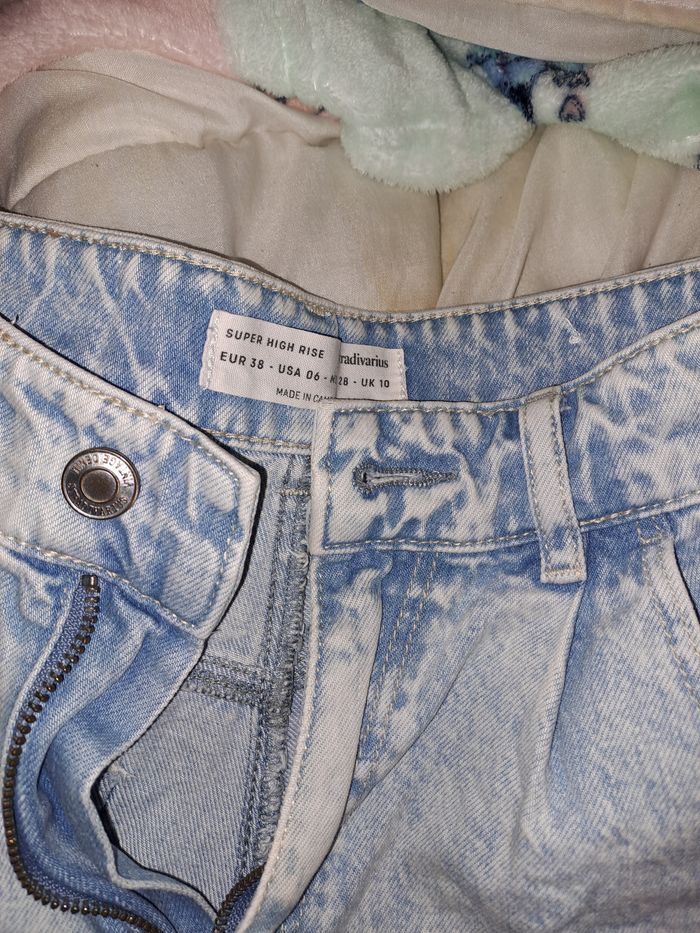 Short en jean stradivarius taille 38 - photo numéro 2