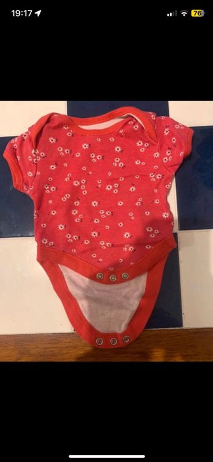 Lot de 2 body Primark jusqu’à 1 mois - photo numéro 2