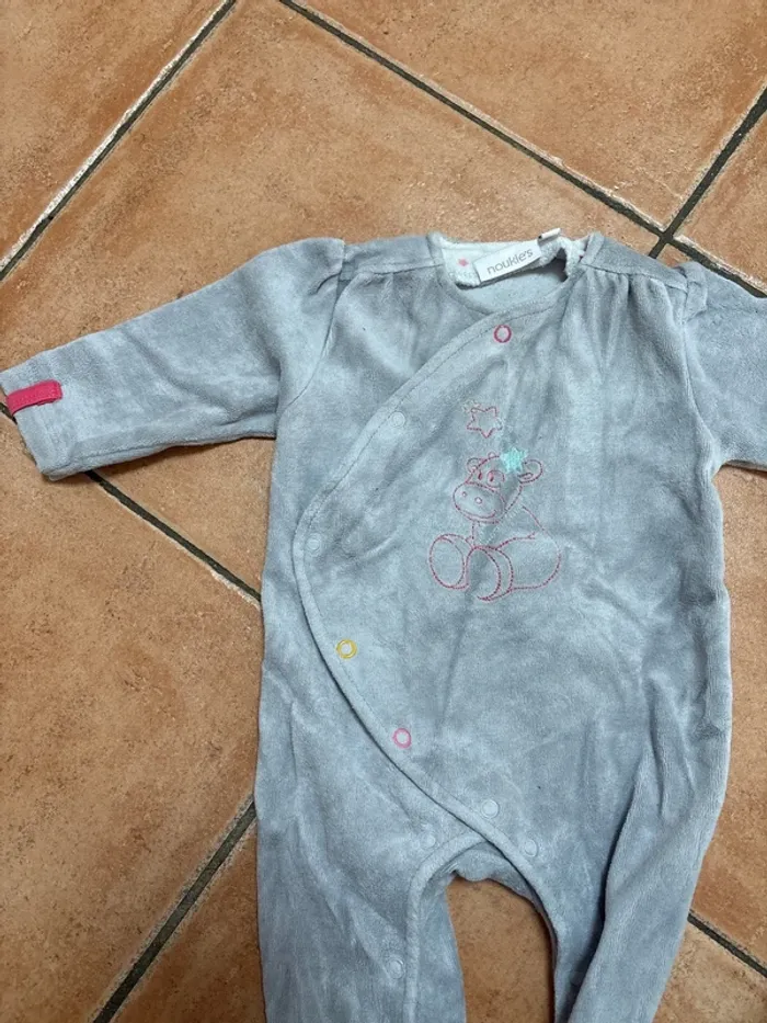 Lot de deux pyjamas noukie’s - photo numéro 2