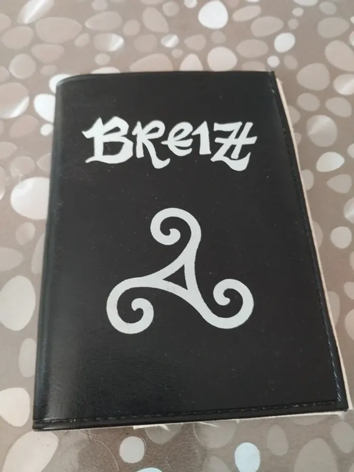 Porte cartes,papiers breizh neuf