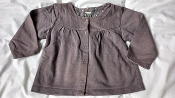 Gilet gris à pressions