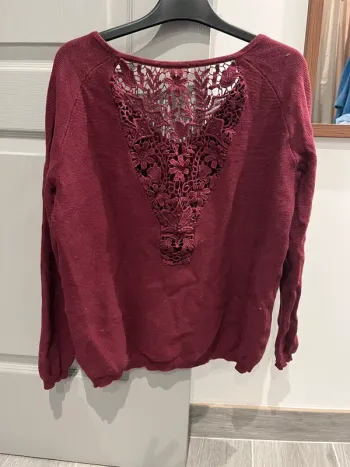 Pull bordeaux col V