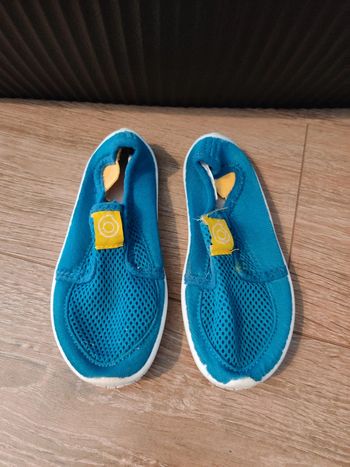 Chaussures aquatiques taille 28