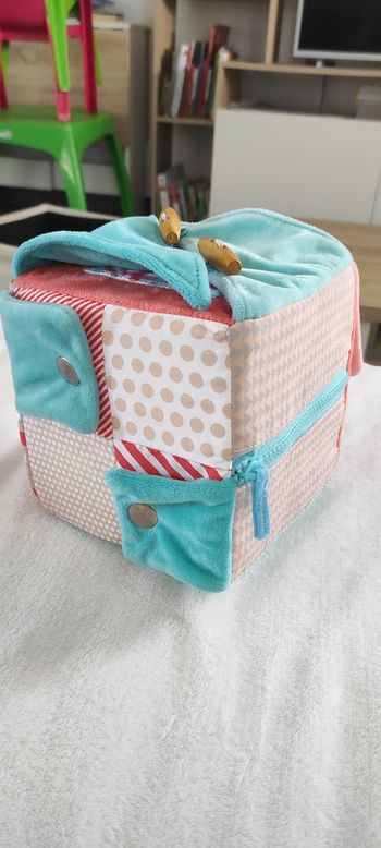 Cube tissu pour apprentissage fermetures