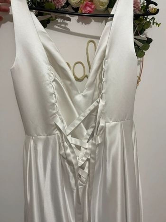 Robe de mariée  36/38 satin - photo numéro 2