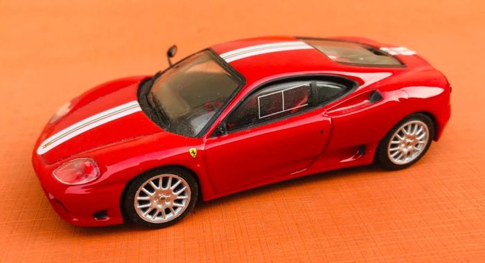 Voiture miniature Ferrari Challenge Stradale (2003) - photo numéro 7