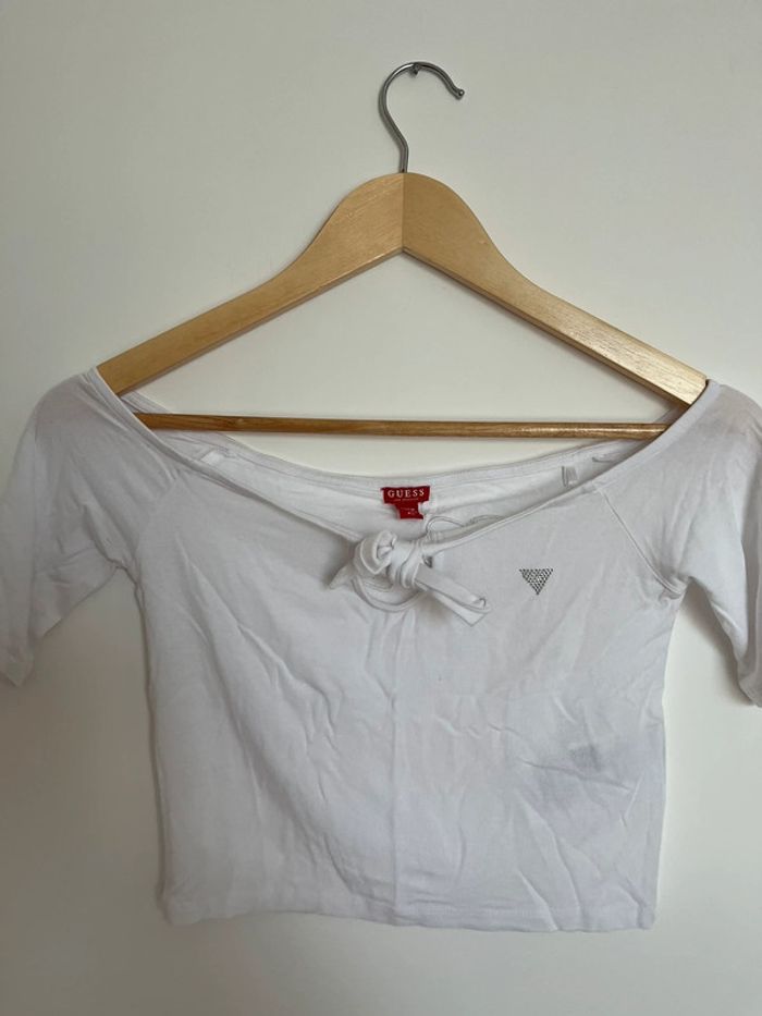 t-shirt épaules dénudées
