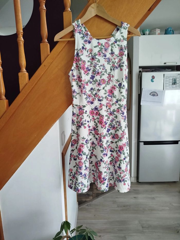 Robe 👗👗 blanche fleuri