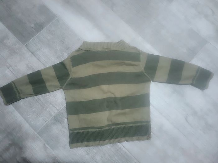 Magnifique pull ikks garçon 2ans - photo numéro 5