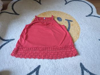 Débardeur crochet napperon élégant rouge corail 6 ans