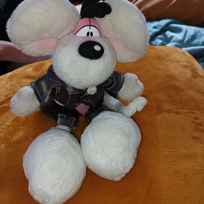 Peluche collector DIDDL version costard 
Environ 33 cm