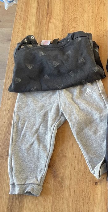 Ensemble adidas 9-12 mois