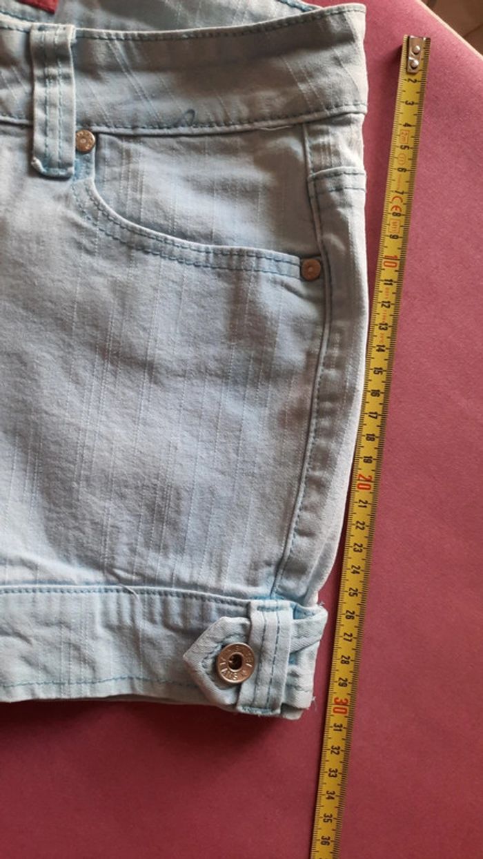 Short bleu clair - photo numéro 4