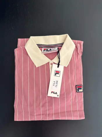 Polo FILA rayé rose et blanc – Taille S – Neuf avec étiquette