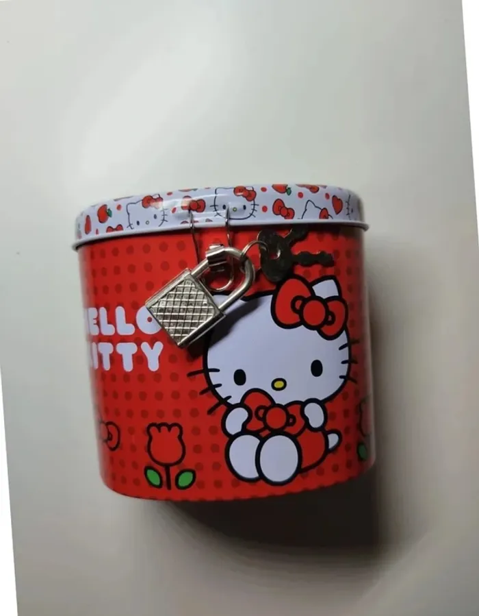 Tirelire métallique HelloKitty avec cadenas et 2 clefs