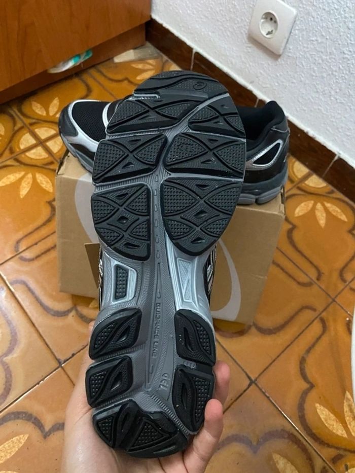Asics GEL NYC Taille 43.5 - photo numéro 5