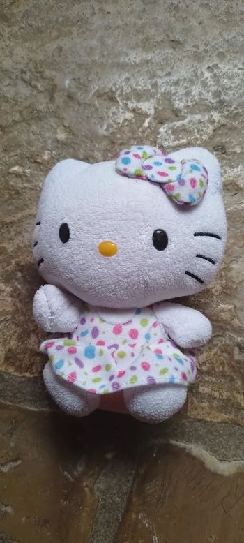 Petite peluche Hello Kitty