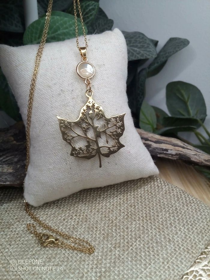 Collier feuille bohème et connecteur en nacre naturelle - photo numéro 2