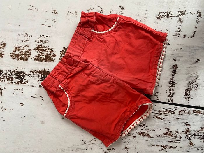 Petit short rouge