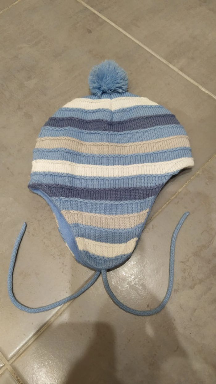 Bonnet à rayures bleu en 2 ans