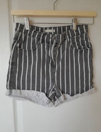 Short fille