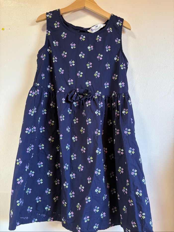 Robe fille taille 134 - photo numéro 1