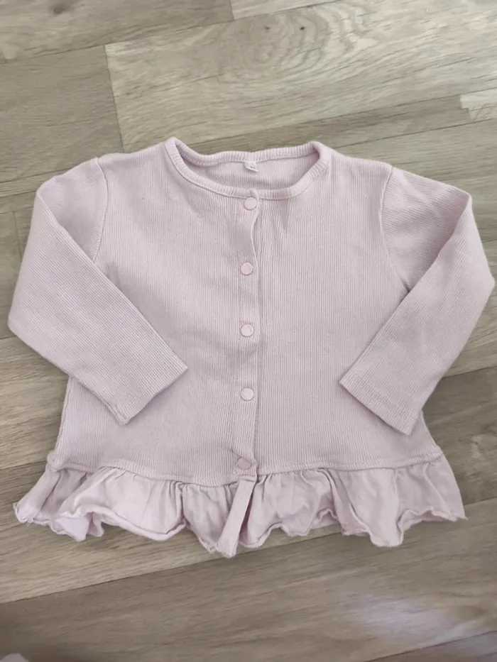 Petit gilet rose pas de marque taille 24 mois 86 cm