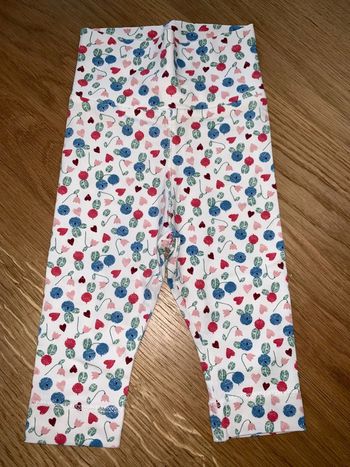 legging enfant bébé fille H&M coloris blanc rose rose bleu vert motif all over coeurs fleurs verdure