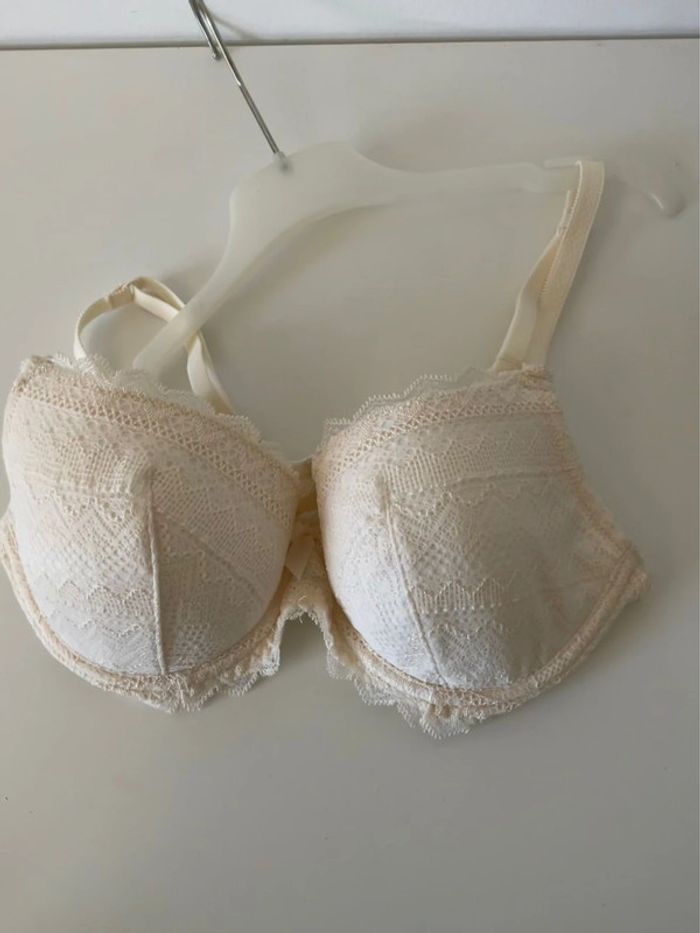 Soutien-gorge - photo numéro 2
