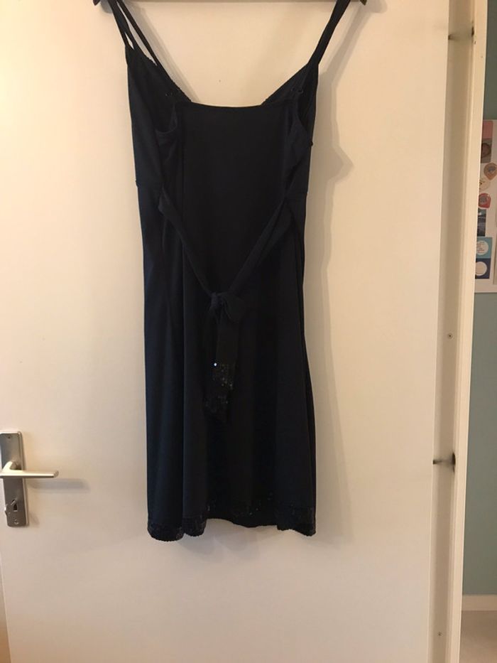 Robe noire - photo numéro 4