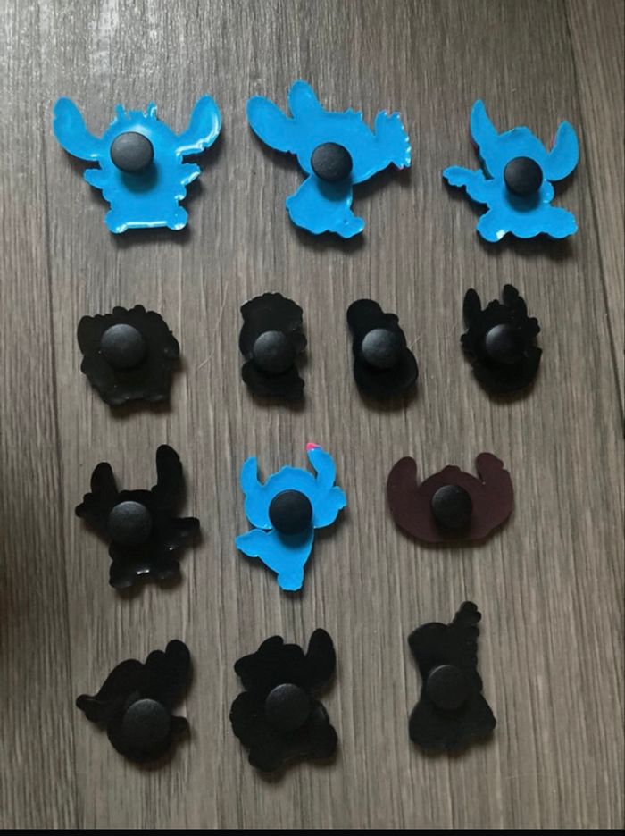 Lot NEUF 13 charms / accessoires Crocs, sabots, chaussons STITCH - photo numéro 6