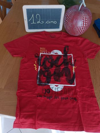 T-shirt Tiffosi taille 12 ans en très bon état