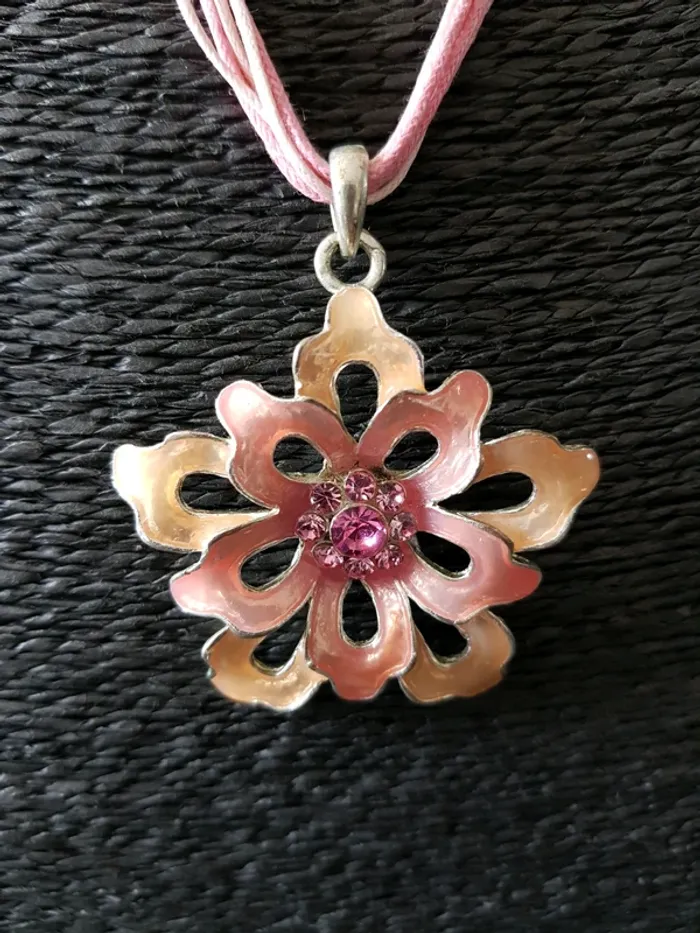 Collier fantaisie rose - photo numéro 2