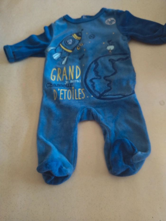 Lot vêtements bébé 0/1 mois. Très bon état - photo numéro 4