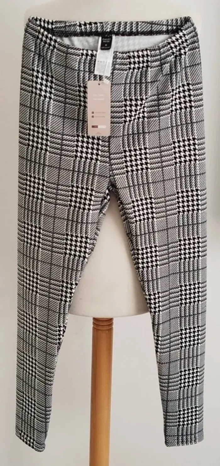 Pantalon léger noir et blanc Emery Rose taille M neuf avec étiquette - photo numéro 2