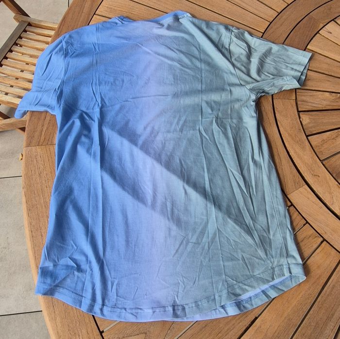 T-shirt bleu et kaki - photo numéro 2