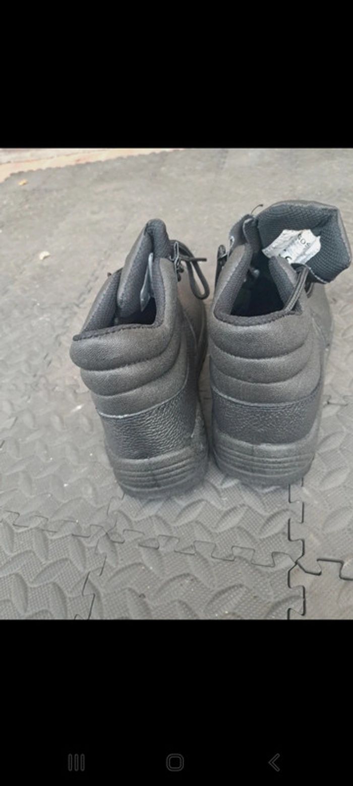 chaussure de sécurité neuve marque ergos taille 38. - photo numéro 4