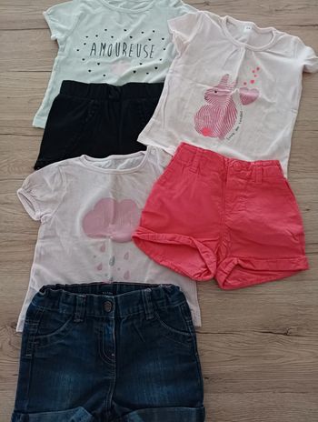 Shorts et tea shirts